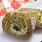 写真:一保堂茶舗のお抹茶が香り餡も美味しい「お抹茶ロール」